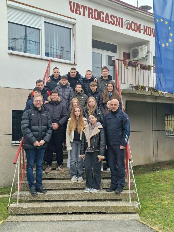 Učenici 8. razreda u posjetu Javnoj vatrogasnoj postrojbi Grada Novske