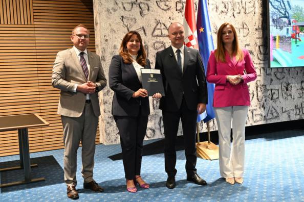 Novskoj dodijeljeno 71.000,00 eura za opremanje vrtića i dječjeg igrališta